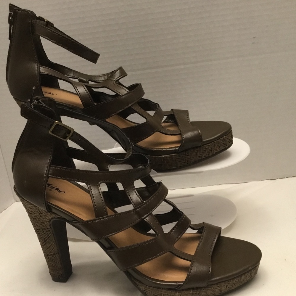 Brand New Mossimo heels women size 8.5